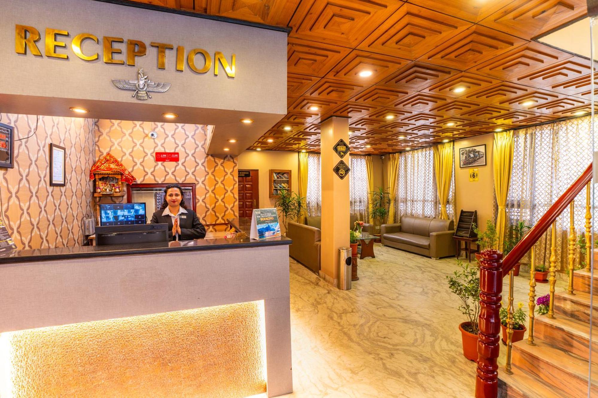 Muscatel Fairmont - 100 Mts From Mall Road Дарджилинг Екстериор снимка