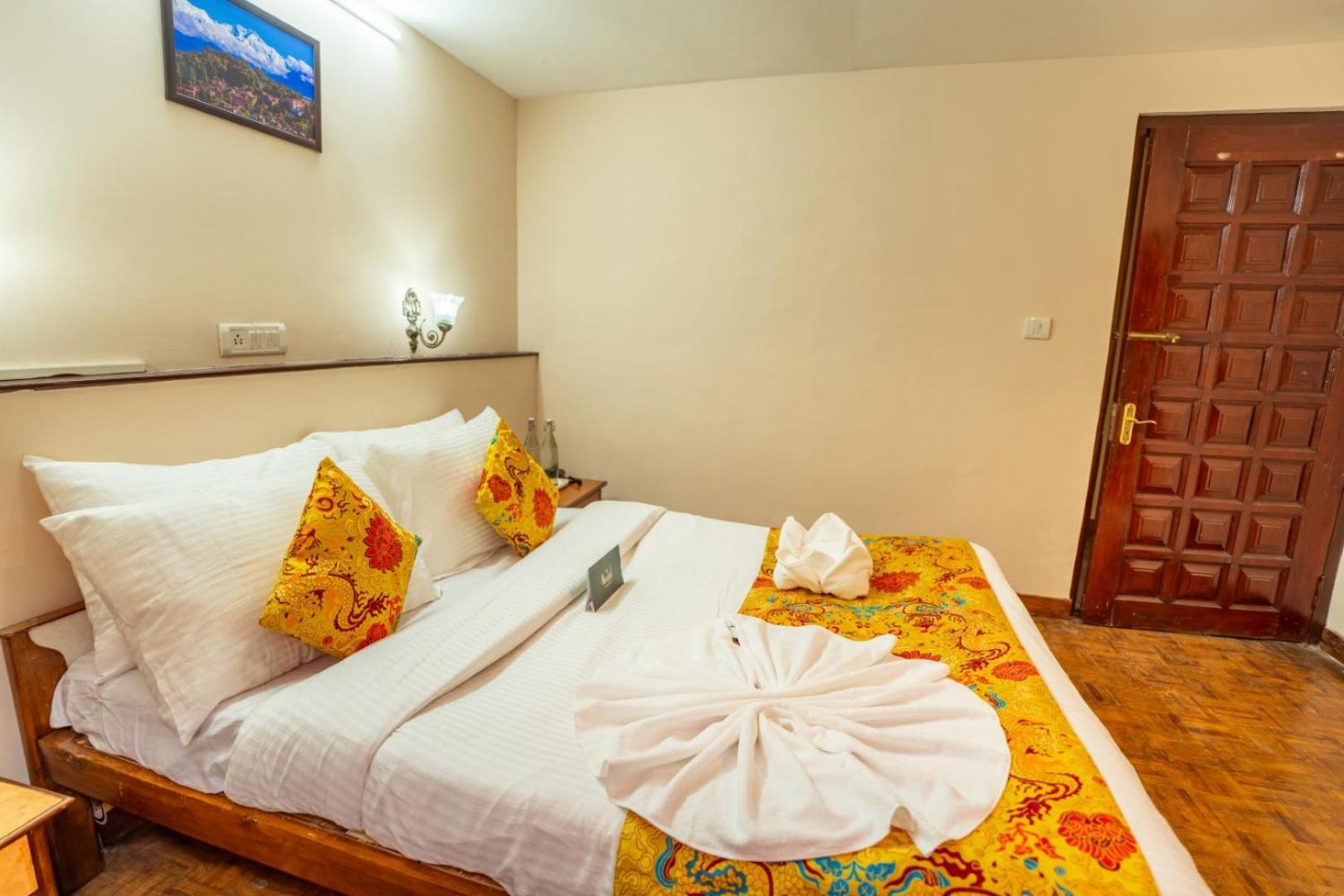 Muscatel Fairmont - 100 Mts From Mall Road Дарджилинг Екстериор снимка