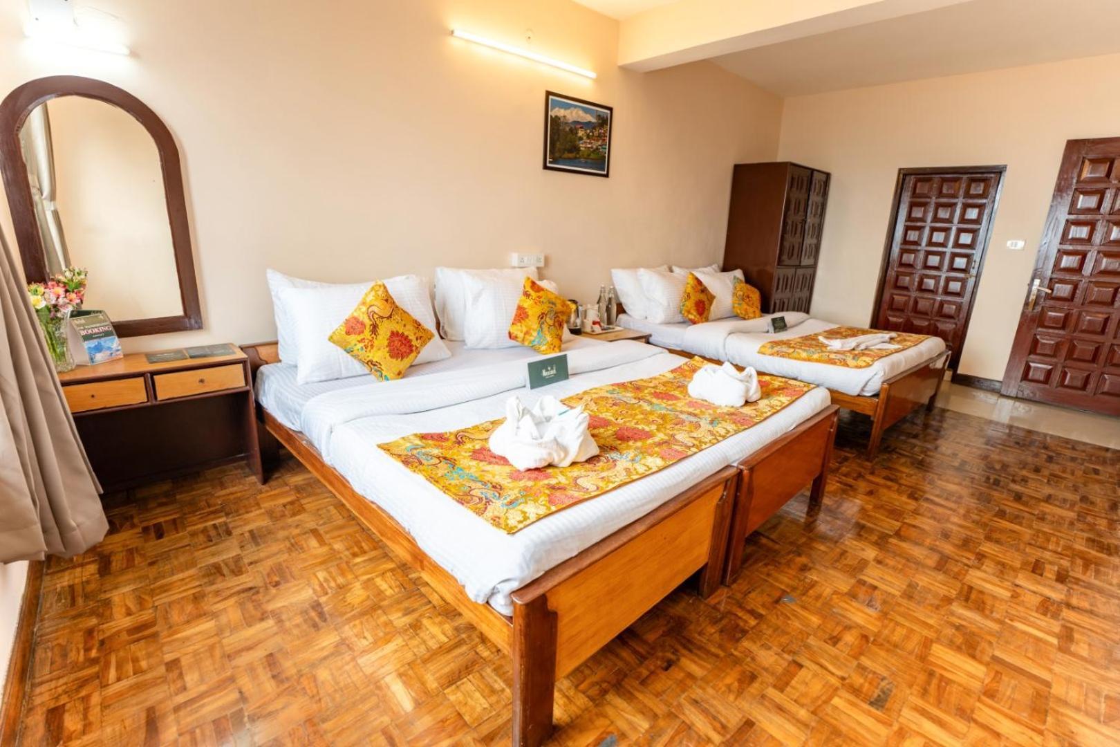 Muscatel Fairmont - 100 Mts From Mall Road Дарджилинг Екстериор снимка